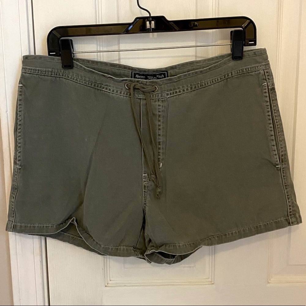 EUC Abercrombie & Fitch Drawstring Shorts in Olive Green